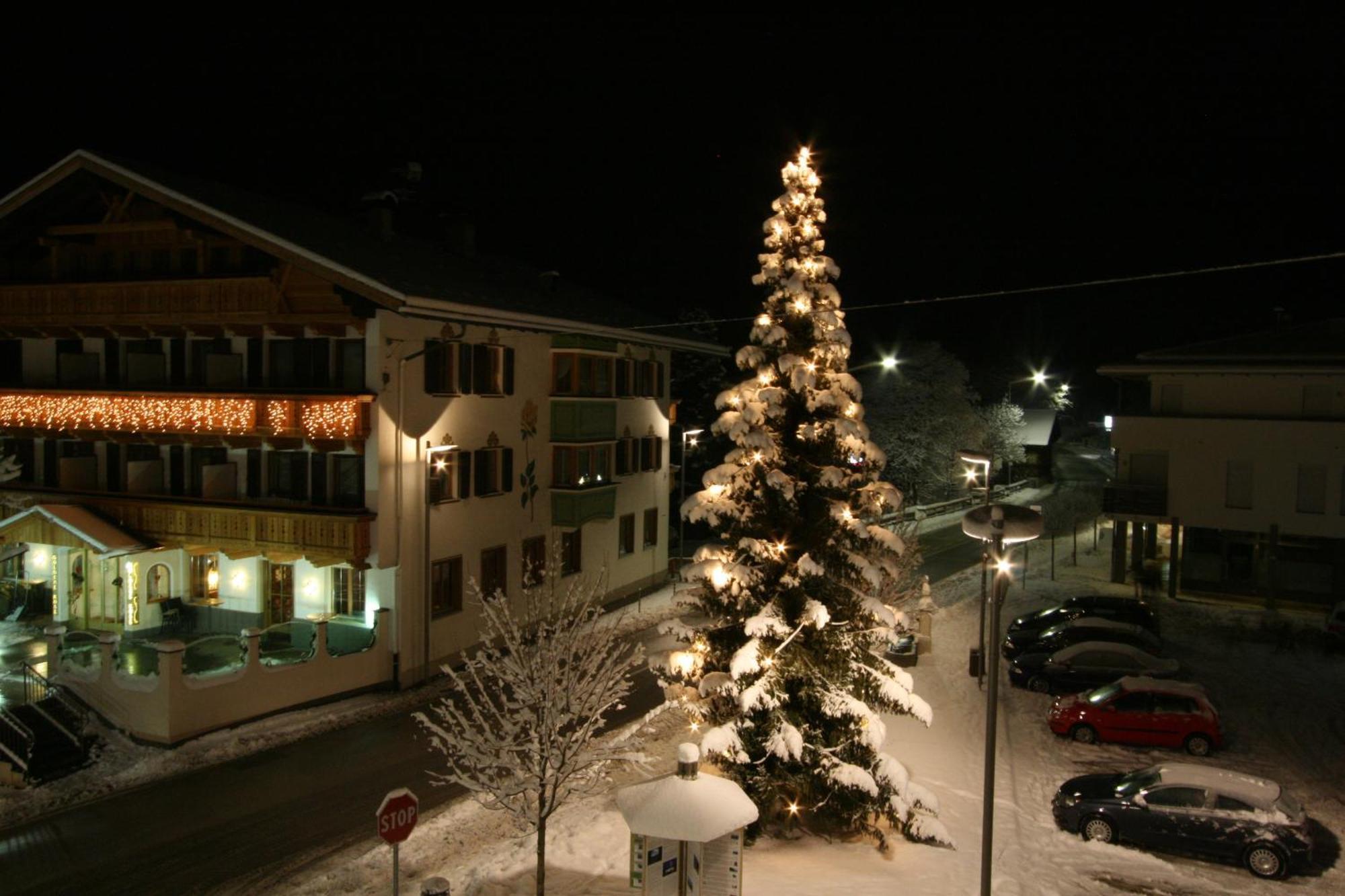 Hotel Goldene Rose Monguelfo-Tesido / Welsberg-Taisten Exterior photo